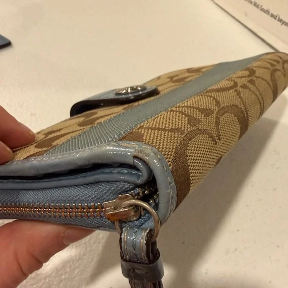 Coach Signature C Tan & Blue Striped Canvas and Leather Shoulder Bag and Wallet - Picture 17 of 17